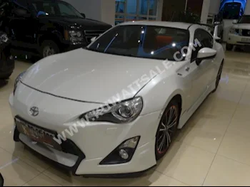تويوتا  86  2013  8,000  كوبيه \ سبورت  عادي  6  جلد  دفع خلفي  أبيض  بنزين