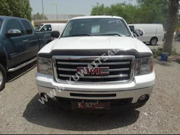 GMC  SLE  Sierra  2013  63,000  Pick Up  Automatic  8  Leather  4WD  White  Gasoline