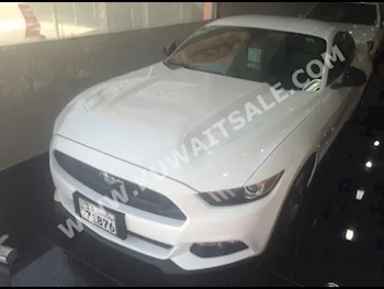 فورد  جي تي  موستانغ  2015  20,000  كوبيه \ سبورت  اتوماتك  8  جلد  دفع خلفي  أبيض  بنزين