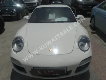 Porsche  GT  Carrera  2010  130,000  Sedan  Automatic  6  Leather  FWD  White  Gasoline