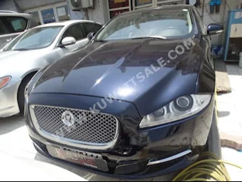 جاكوار  8  اكس ج  2012  49,000  سيدان  اتوماتك  8  جلد  دفع خلفي  أزرق غامق  بنزين