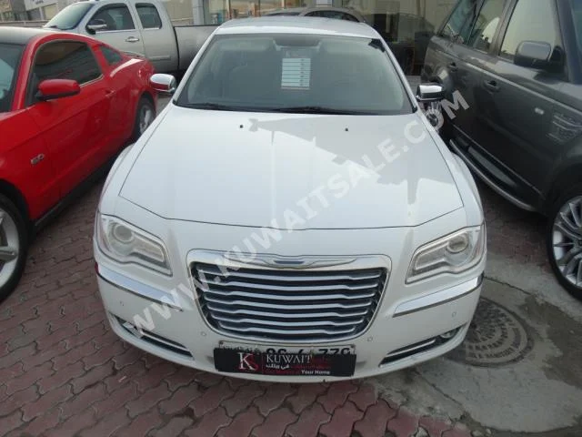 Chrysler  300  2013  80,000  Sedan  Automatic  8  Leather  RWD  White  Gasoline