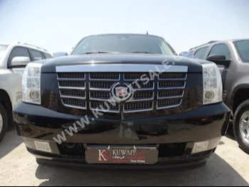 Cadillac  EXT  Escalade  2015  140,000  SUV  Automatic  8  Leather  4WD  Black  Gasoline