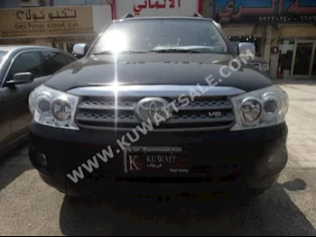 تويوتا  اس ار 5  فورشنر  2010  150,000  اس يو في  اتوماتك  6  مخمل  دفع رباعي  أسود  بنزين