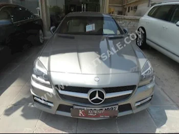 مرسيدس - بنز  200  اس ال كيه - كلاس  2012  135,000  كوبيه \ سبورت  اتوماتك  4  جلد  دفع خلفي  رمادي  بنزين