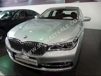 بي ام دبليو  740 i  الفئة - السابعة  2016  5,900  سيدان  اتوماتك  6  جلد  دفع خلفي  فضي  بنزين