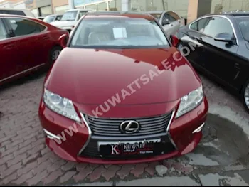 لكزس  250  اي اس  2015  15,000  سيدان  اتوماتك  4  جلد  دفع أمامي  أحمر  بنزين