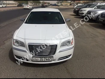 Chrysler  300C  2013  100,000  SUV  Automatic  8  Cloth  RWD  Pearl  Gasoline