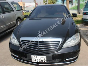 مرسيدس - بنز  350  اس - كلاس  2012  48,000  سيدان  اتوماتك  8  جلد  دفع خلفي  أسود  بنزين
