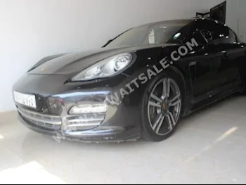 Porsche  Panamera  2013  85,000  Sedan  Automatic  6  Leather  RWD  Black  Gasoline