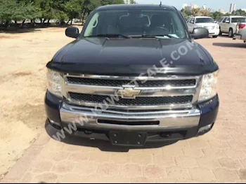 شفروليه  ال تي  سلفرادو  2009  140,000  بيكب  اتوماتك  8  جلد  دفع خلفي  أزرق غامق  بنزين