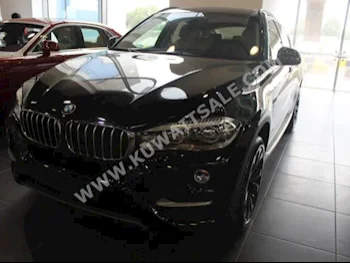 بي ام دبليو  6  الفئة - اكس  2015  5,870  اس يو في  اتوماتك  8  جلد  دفع رباعي  أسود  بنزين
