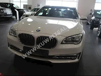 بي ام دبليو  735 Li  الفئة - السابعة  2014  27,640  سيدان  اتوماتك  8  جلد  دفع خلفي  أبيض  بنزين