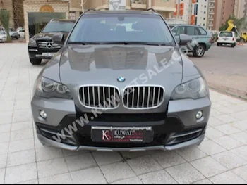 بي ام دبليو  5  الفئة - اكس  2009  133,000  اس يو في  اتوماتك  8  جلد  دفع رباعي  رمادي  بنزين