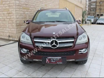 مرسيدس - بنز  450  جي ال - كلاس  2007  114,000  اس يو في  اتوماتك  8  جلد  دفع رباعي  أحمر غامق  بنزين