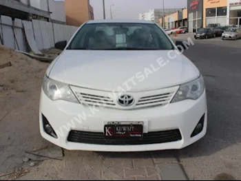 تويوتا  جي ال  كامري  2012  181,000  سيدان  اتوماتك  4  مخمل  دفع أمامي  أبيض  بنزين