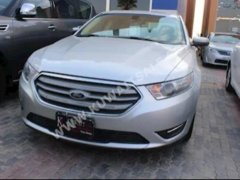 فورد  إس إي إل  تورس  2014  47,000  سيدان  اتوماتك  6  مخمل  دفع خلفي  فضي  بنزين