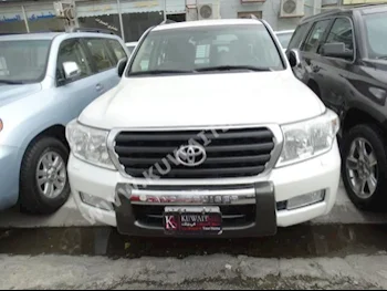 تويوتا  جي اكس  لاند كروزر  2008  200,000  اس يو في  اتوماتك  8  مخمل  دفع رباعي  أبيض  بنزين