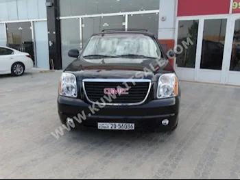GMC  SLE  Yukon  2013  75,000  SUV  Automatic  8  Cloth  4WD  Black  Gasoline
