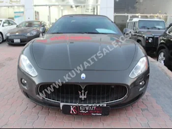 مزاراتي  اس  جرانتوريزمو  2012  65,000  كوبيه \ سبورت  اتوماتك  8  جلد  دفع خلفي  رمادي  بنزين