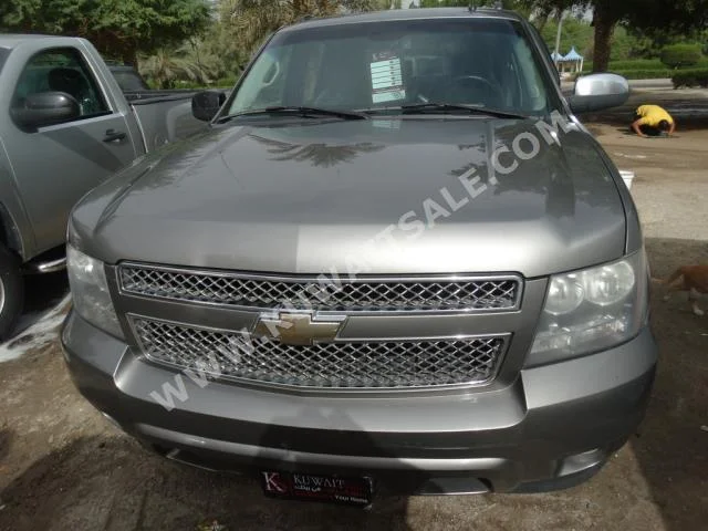 Chevrolet  LTZ  Avalanche  2008  132,000  Pick Up  Automatic  8  Leather  4WD  Gray  Gasoline