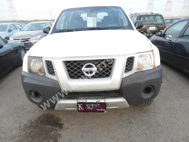 Nissan  Xterra  2009  140  SUV  Automatic  6  Cloth  RWD  White  Gasoline