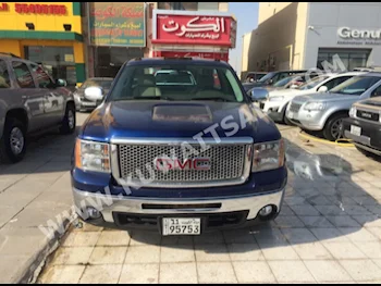 جي ام سي  اس ال اي  سييرا  2013  132,000  بيكب  اتوماتك  8  مخمل  دفع خلفي  ازرق  بنزين