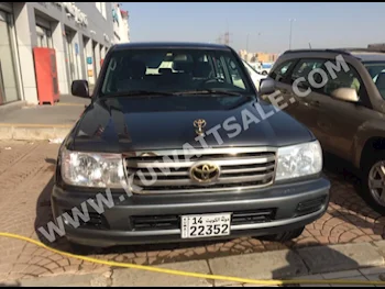 تويوتا  جي اكس ار  لاند كروزر  2007  80,000  اس يو في  اتوماتك  8  مخمل  دفع رباعي  رمادي  بنزين