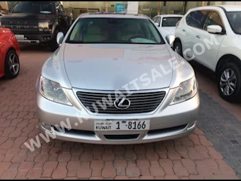Lexus  460  LS  2007  152,000  Sedan  Automatic  8  Leather  RWD  Silver  Gasoline
