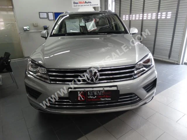 Volkswagen  Touareg  2016  7,000  SUV  Automatic  6  Leather  4WD  Silver  Gasoline