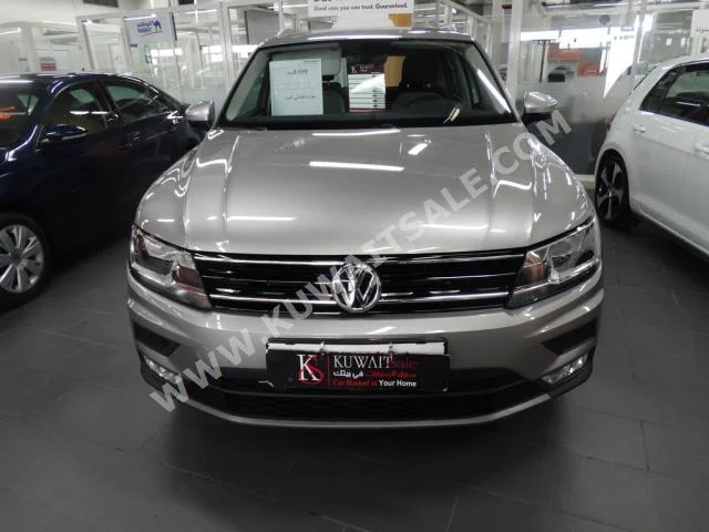 Volkswagen  TIGUAN  2017  1,800,000  SUV  Automatic  4  Cloth  FWD  Silver  Gasoline