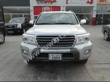 Toyota  GXR  Land Cruiser  2014  159,000  SUV  Automatic  8  Cloth  4WD  Silver  Gasoline