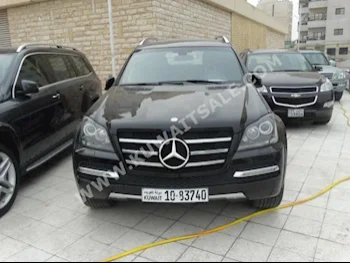 مرسيدس - بنز  450  جي ال - كلاس  2012  90,000  اس يو في  اتوماتك  8  جلد  دفع رباعي  أسود  بنزين