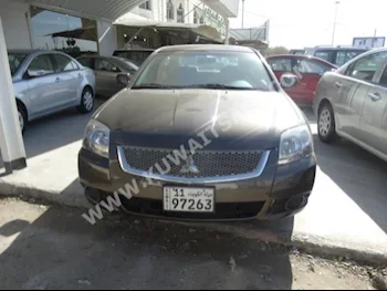 متسوبيشي  غالانت  2013  60,000  سيدان  اتوماتك  4  مخمل  دفع أمامي  بني  بنزين