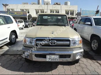 Toyota  LX  Land Cruiser  2016  0  Pick Up  Manual  6  Cloth  4WD  Beige  Gasoline