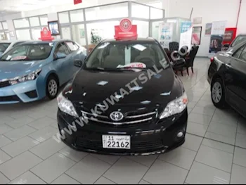 تويوتا  اكس ال اي  كورولا  2013  81,000  سيدان  اتوماتك  4  مخمل  دفع أمامي  أسود  بنزين