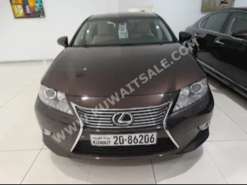 Lexus  350  ES  2013  40,474,000  Sedan  Automatic  8  Leather  RWD  Brown  Gasoline