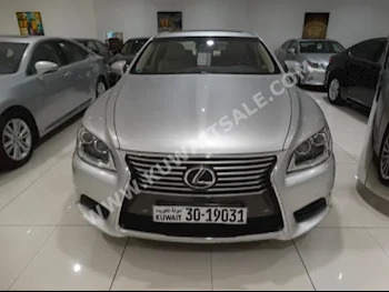 Lexus  460  LS  2014  40,474,000  Sedan  Automatic  8  Leather  RWD  Silver  Gasoline