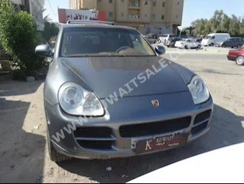 Porsche  S  Cayenne  2005  196,000  SUV  Automatic  8  Leather  4WD  Gray  Gasoline