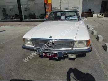 Mercedes-Benz  450 SL  1975  106,000  Sedan  Automatic  6  Leather  RWD  White  Gasoline
