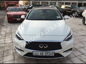 انفنيتي  35  كيو  2017  13,000  سيدان  اتوماتك  6  جلد  دفع رباعي  أبيض  بنزين