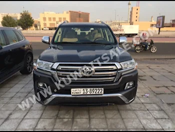 تويوتا  جي اكس ار  لاند كروزر  2016  59,000  اس يو في  اتوماتك  8  مخمل  دفع رباعي  رمادي  بنزين