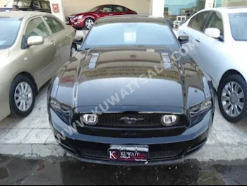 فورد  جي تي  2013  50,000  كوبيه \ سبورت  اتوماتك  8  جلد  دفع خلفي  أسود  بنزين