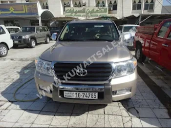 Toyota  GXR  Land Cruiser  2011  61,000  SUV  Automatic  8  Cloth  4WD  Gold  Gasoline