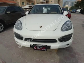 Porsche  S  Cayenne  2011  163,000  SUV  Automatic  8  Leather  4WD  White  Gasoline