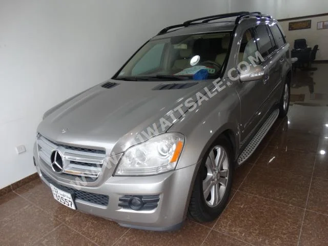 Mercedes-Benz  450  GL-Class  2008  108,000  SUV  Automatic  6  Leather  4WD  Gold  Gasoline