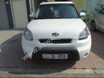 Kia  Soul  2012  90,000  Hatchback  Automatic  4  Leather  FWD  White  Gasoline