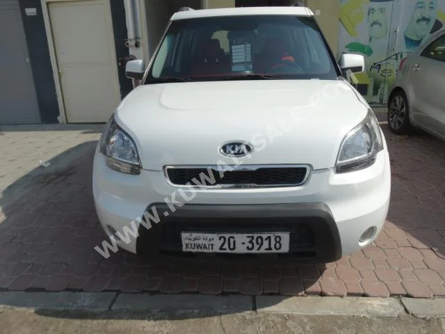 Kia  Soul  2012  90,000  Hatchback  Automatic  4  Leather  FWD  White  Gasoline