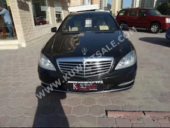 مرسيدس - بنز  500  اس - كلاس  2013  85,000  سيدان  اتوماتك  8  مخمل  دفع خلفي  أسود  بنزين
