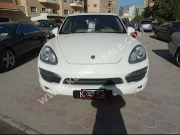 Porsche  S  Cayenne  2011  163,000  SUV  Automatic  8  Leather  4WD  White  Gasoline